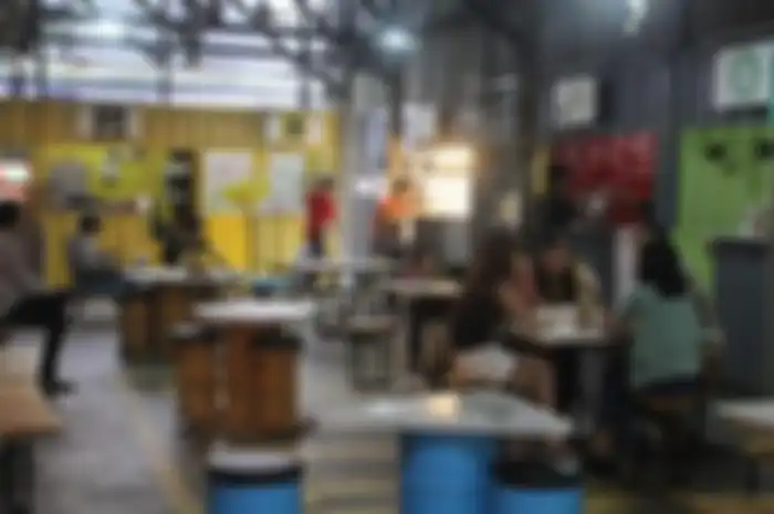 Selain menyuguhkan ragam menu yang unik, Food Container juga menyediakan ruangan yang nyaman untuk pengunjung.