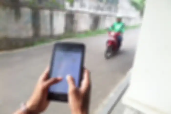Dampak Kisruh Blue Bird dan Gojek Bagi Pelajar