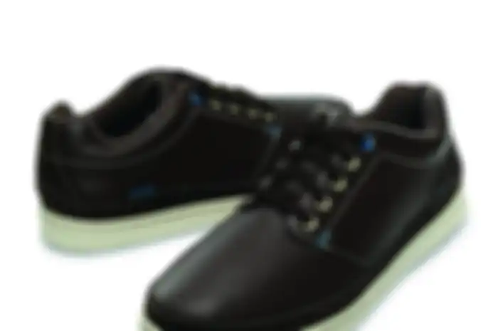 Crocs Rilis Koleksi Sepatu Serba Bisa