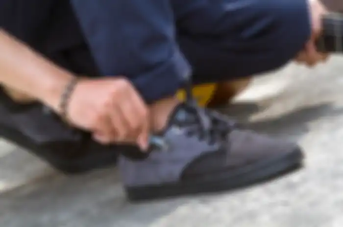 Sneakers yang bisa dilonggarin