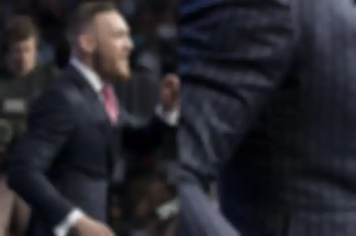 Jas Conor McGregor Dijual!