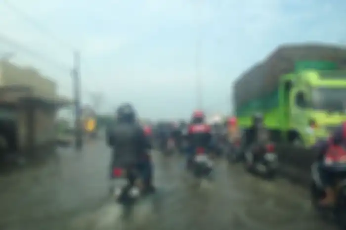 Berkendara saat banjir