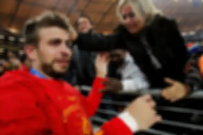 Pique Lagi Sedih-Sedihnya Sekarang Nih....
