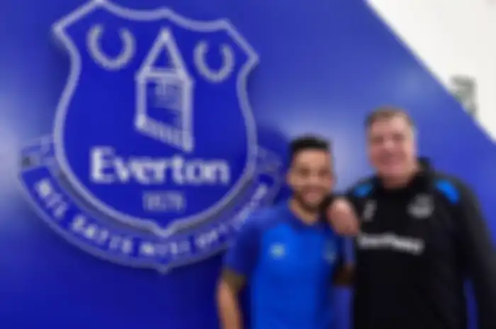 Theo Walcott Resmi Gabung Everton