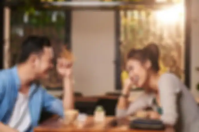 4 Alasan kenapa cewek suka cowok humoris