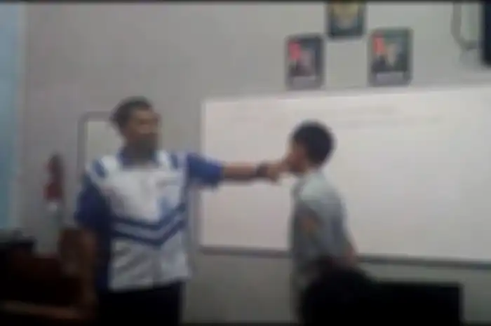 Guru SMK Tampar 9 Muridnya