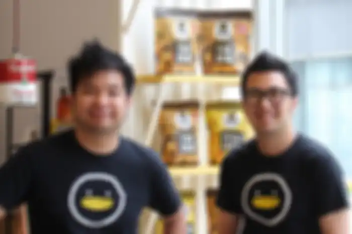 Irvin dan Ircahn dari Irvin’s Salted Egg 