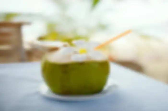 Tubuh kita akan mulai mengalami banyak perubahan positif saat kita minum air kelapa dengan perut kosong selama tujuh hari.