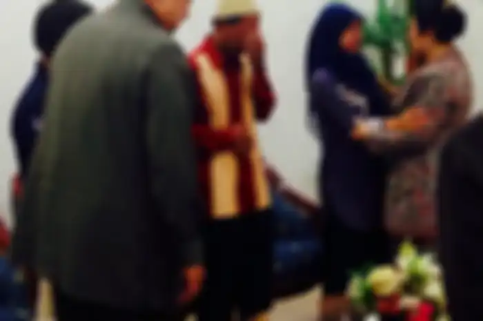 Bertemu SBY, Wisudawati Anak Tukang Becak Itu Mendapat Beasiswa S2 di Luar Negeri