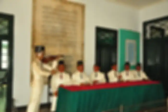 Kongres Pemuda ke-2 pada 27-28 Oktober 1928 menghasilkan naskah Sumpah Pemuda.