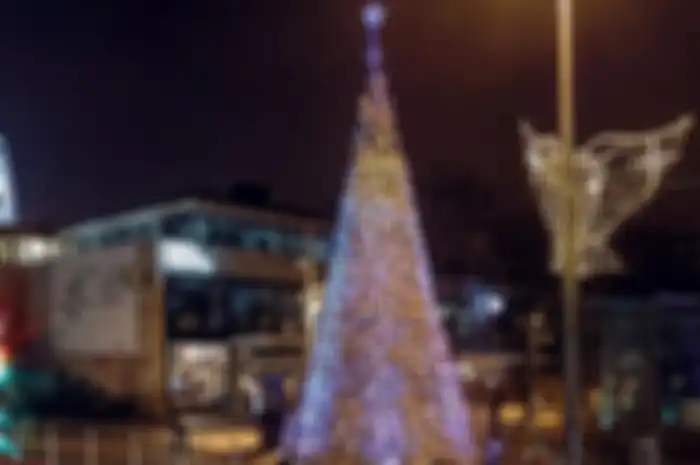 Lima Hotel dengan Pohon Natal Terbaik 