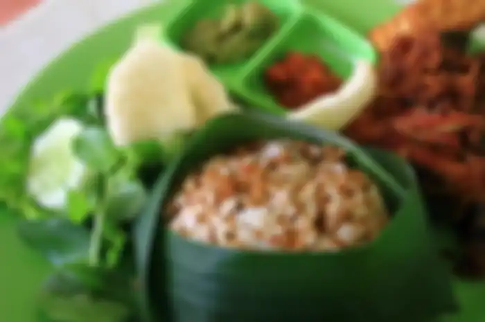 Nasi tutug oncom