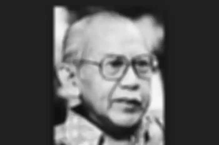Secara tidak sengaja, saya merasa tertolong. Saya terbawa untuk tidak membenci Soekarno sebab benci tidak ada gunanya. Walaupun demikian, saya merasa tidak perlu memintakan maaf untuknya.