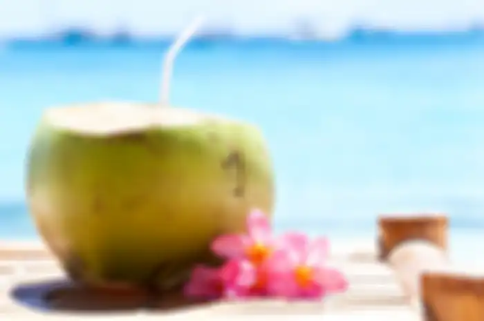 Air kelapa memiliki struktur yang hampir mirip dengan plasma darah.