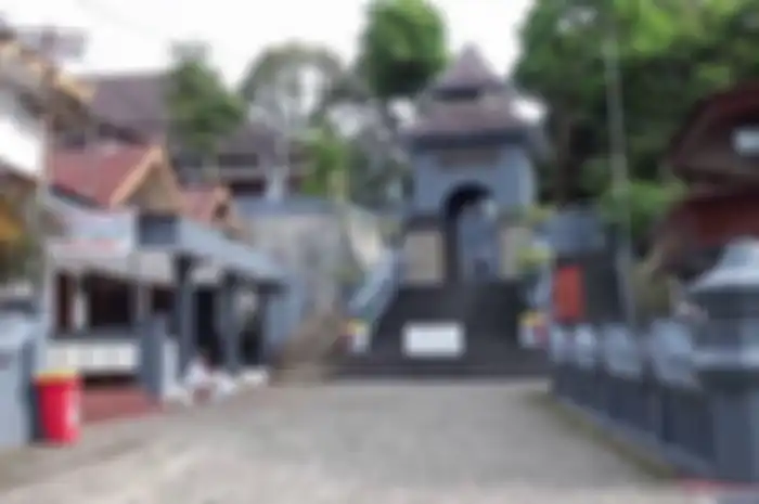 Konon, berkah apa saja boleh diminta. Keselamatan, enteng jodoh, lancar rezeki, ingin dapat anak atau harapan diwangsiti nomor kode buntut.