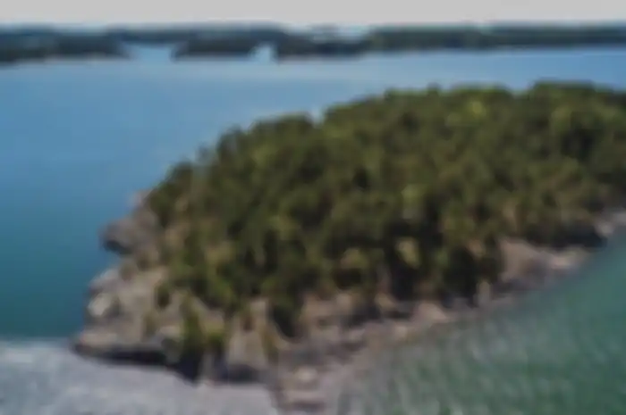 Pulau yang terletak di Finlandia ini milik pebisnis wanita asal Amerika Serikat, Kristina Roth.