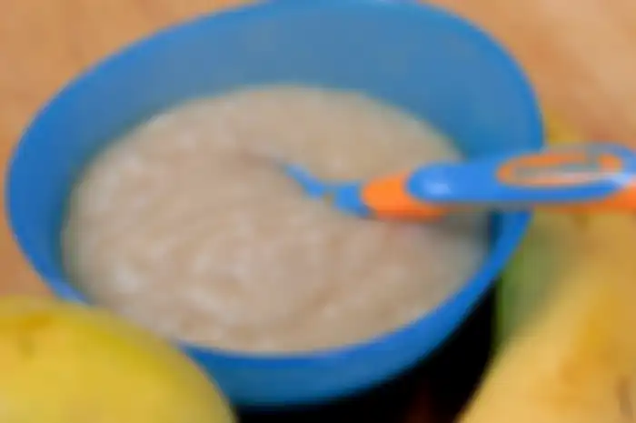 Jangan Terlalu Dini Memberikan Tomat dan Jeruk Sebagai Makanan Pendamping ASI