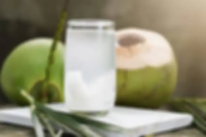 Di Jawa Barat dan Jawa Timur, buah itu dipakai sebagai penurun panas.