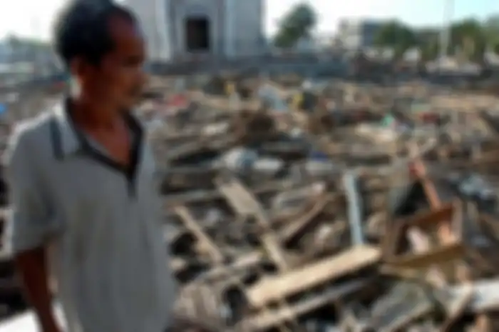 Dampak gempa dan tsunami Aceh 2004.