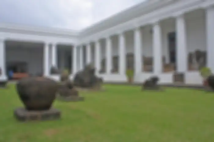 Halaman dalam Museum Nasional Jakarta.