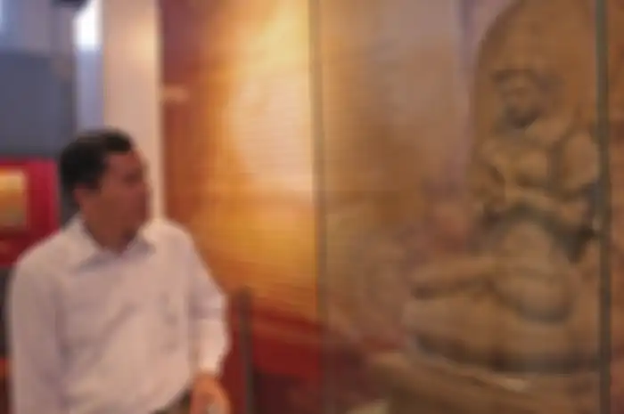 Koleksi Museum Nasional Jakarta di lantai dua gedung lama museum tersebut.