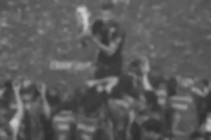 Permainan bola ini dianggap sebagai sesuatu yang sakral dalam ritual keagamaan dan budaya perang di Mesoamerika.