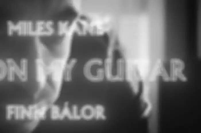Video Klip 'Cry On My Guitar'