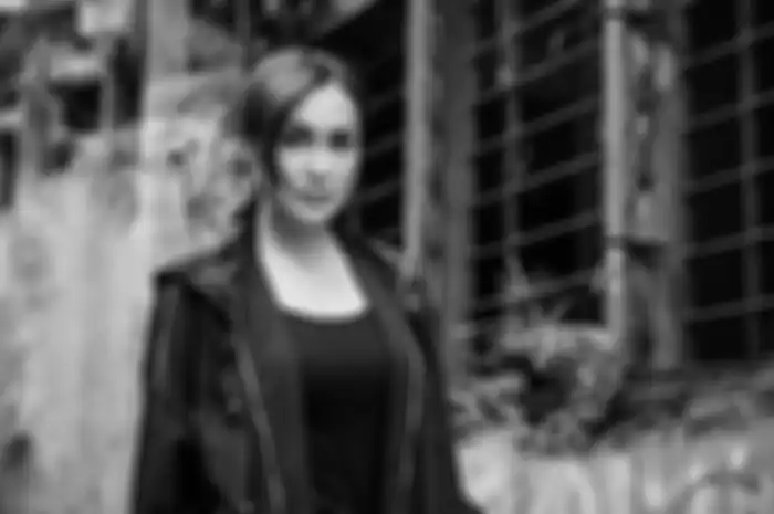 Sara Wijayanto ditanya sesuatu oleh Hotman Paris