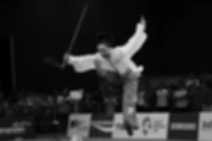 Lindswell Kwok saat bertanding di nomor Taijijian putri cabang Wushu Asian Games 2018 Minggu (19/8)