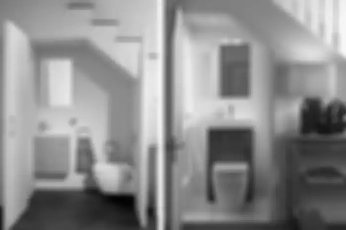 Keterbatasan luas pada kamar mandi tidak jadi alasan mengurangi fungsinya.