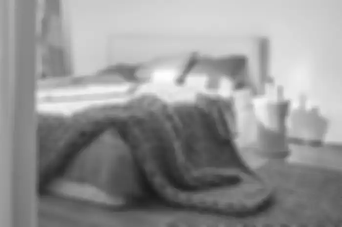 Kamar tidur masa kini banyak mengahdirkan kamar mandi di dalamnya dengan alasan kepraktisan.