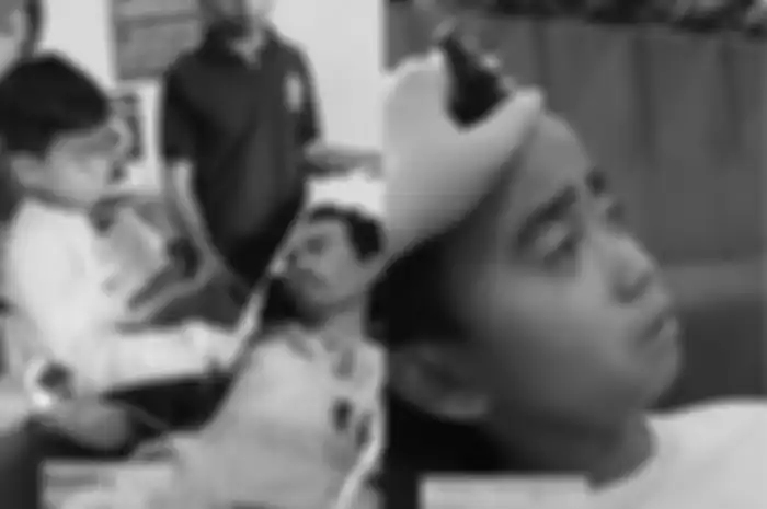 Bocah SD Rawat Ayahnya yang Idap Tumor Otak Seorang Diri