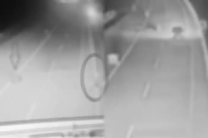 Kamera CCTV merekam kejadian janggal di KM 65 Tol Cipularang 