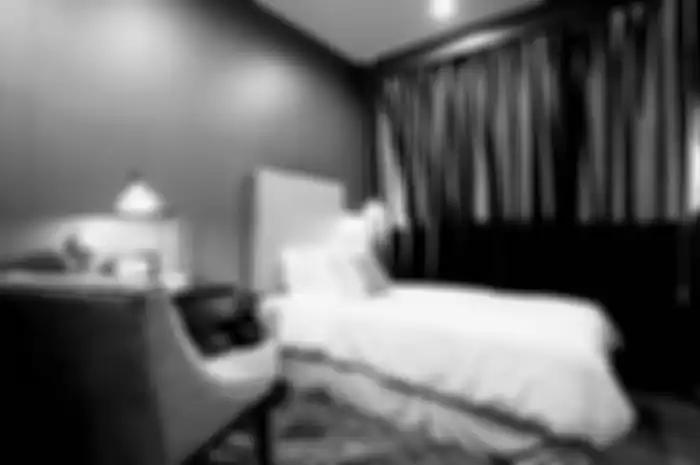 Headboard tidak menyatu dengan tempat tidur agak fleksibel diganti pada saatnya.