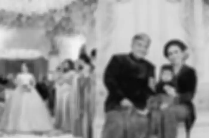Sama-sama Megah, Begini Perbandingan Acara Tedak Siten Momo Geisha dengan Dekorasi Kala Dirinya Menikah, Bertabur Emas!