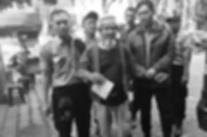 Jangan Mudah Memberi, Kakek Pengemis Ini Bawa Uang Bergepok-gepok di Tas Ranselnya yang Cukup Buat Beli Mobil Baru