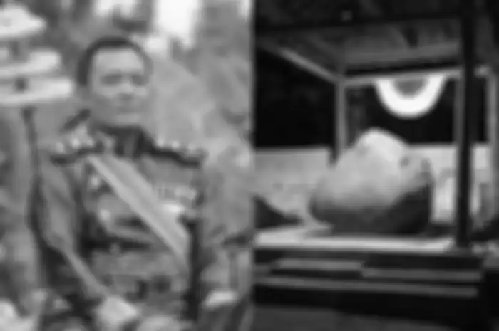 Batu Prasasti yang ada di Keraton Agung Sejagat