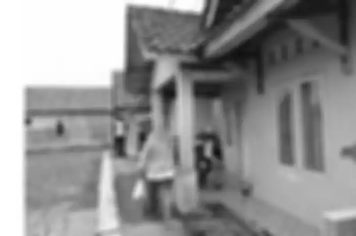 Rumah Sutikno dan kakaknya yang sama-sama jadi korban pencurian uang secara misterius di Kelurahan Parakannyasag, Kecamatan Indihiang, Kota Tasikmalaya. Pintu dan jendela tidak ada jejak kerusakan, Senin (24/2/2020). 