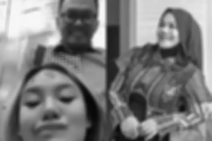 Dipertemukan di Rumah Sakit Saat Sang Anak Sakit, Begini Ekspresi Sarita Abdul Mukti dan Faisal Harris yang Menjadi Sorotan