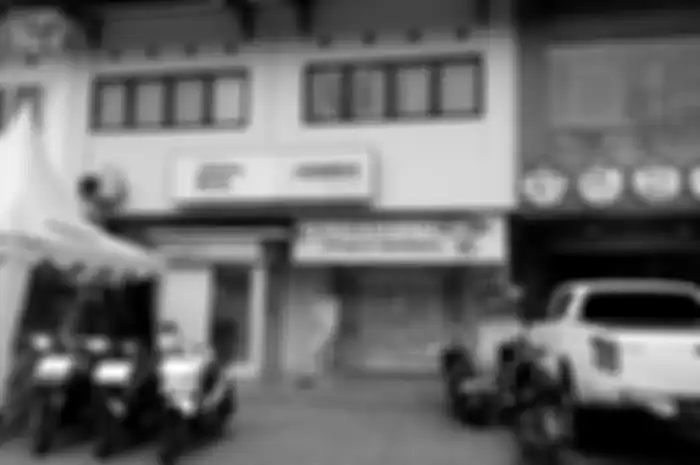 Adira Finance mengikuti aturan kelonggaran pembayaran kendaraan bemotor yang diterbitkan OJK.