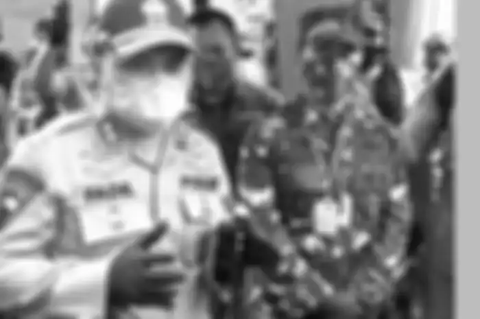Kapolda Jatim Irjen Pol Moh Fadil Imran dan Pangdam V Brawijaya Mayjen TNI Widodo Iryansah dan Sekdaprov Heru Tjahyono 