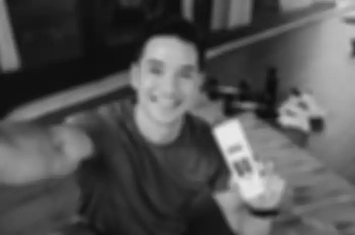 Andrew White Siap Temani Olahraga Virtual Pakai Peralatan yang Ada di Rumah!