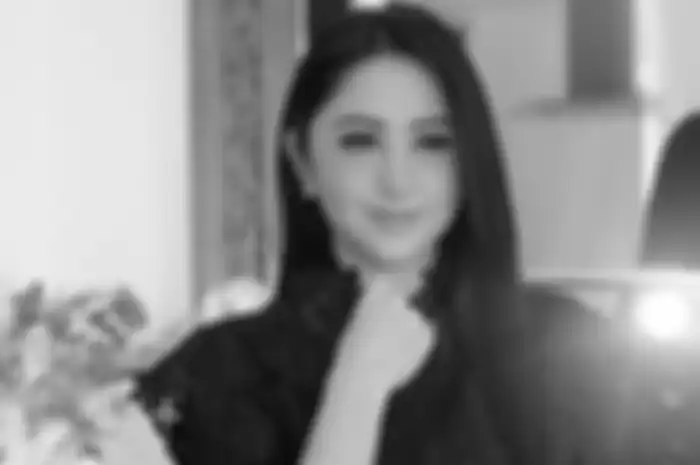Dewi Perssik 