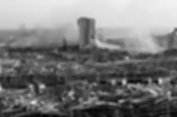 Pemandangan yang menunjukkan kondisi Beirut, Lebanon, pada 5 Agustus 2020 setelah ledakan yang menghantam sehari sebelumnya (4/8/2020), menewaskan 100 orang dan melukai ribuan lainnya.