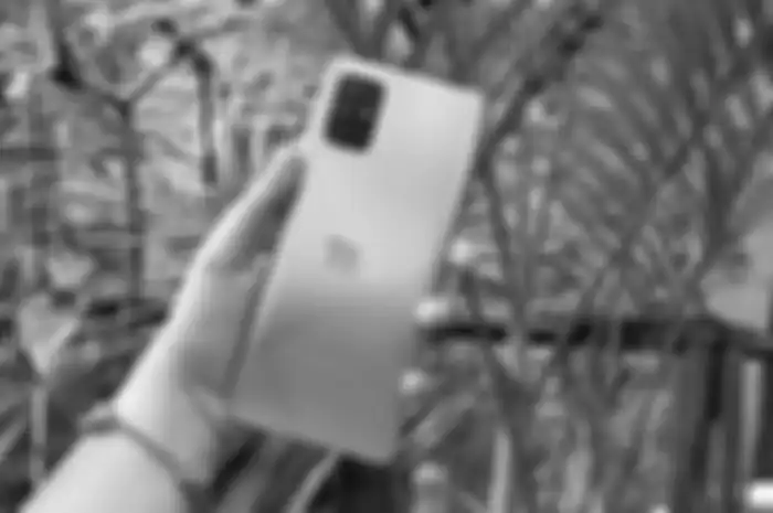 Samsung Galaxy A71 Hazel Crush Silver.