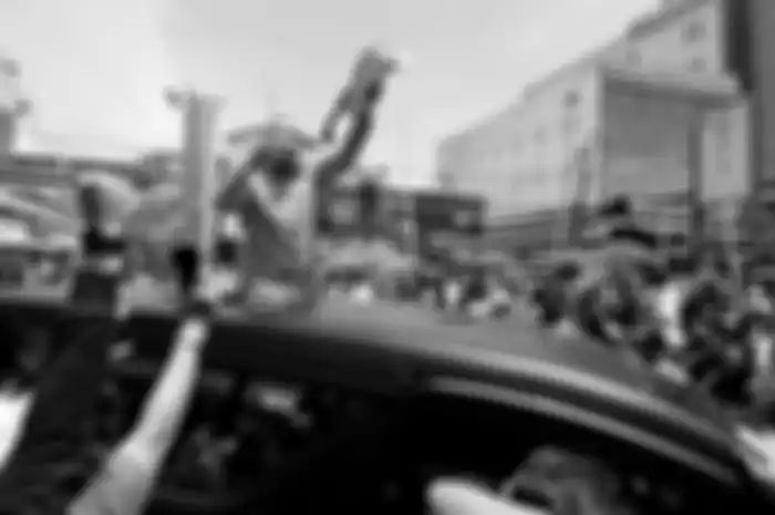 Danny Pomanto temui massa usai diperiksa di Mapolrestabes Makassar