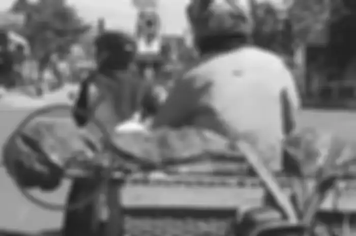 Anak bawa jenazah ibu naik motor di Boyolali.
