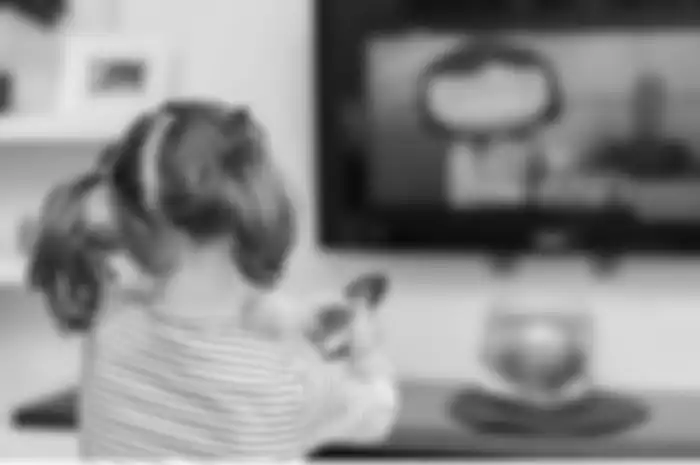 Agar televisi di rumah tak mudah rusak karena cuaca, berikut ini 5 tip yang dapat dilakukan.
