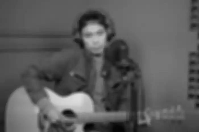 Kerasnya Ekonomi Memaksa Aris Idol Jual Murah Lagu-lagu Barunya 