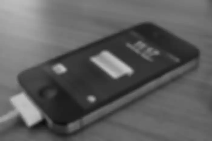 Charge handphone hingga penuh